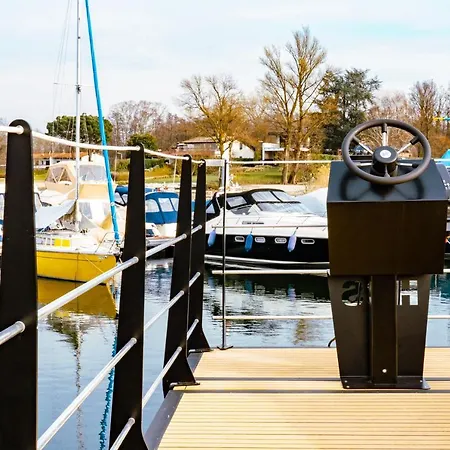 Floating Experience Maggiore - Black Pearl Bateau-hôtel *