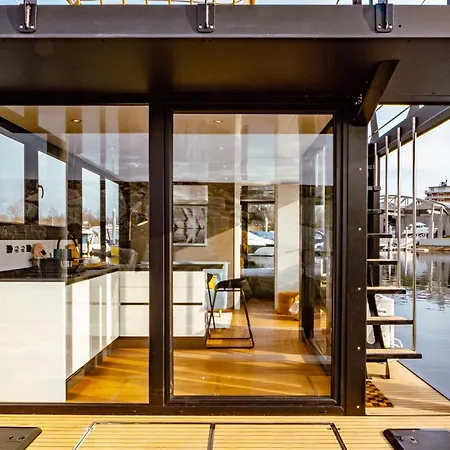 Bateau-hôtel Floating Experience Maggiore - Black Pearl *